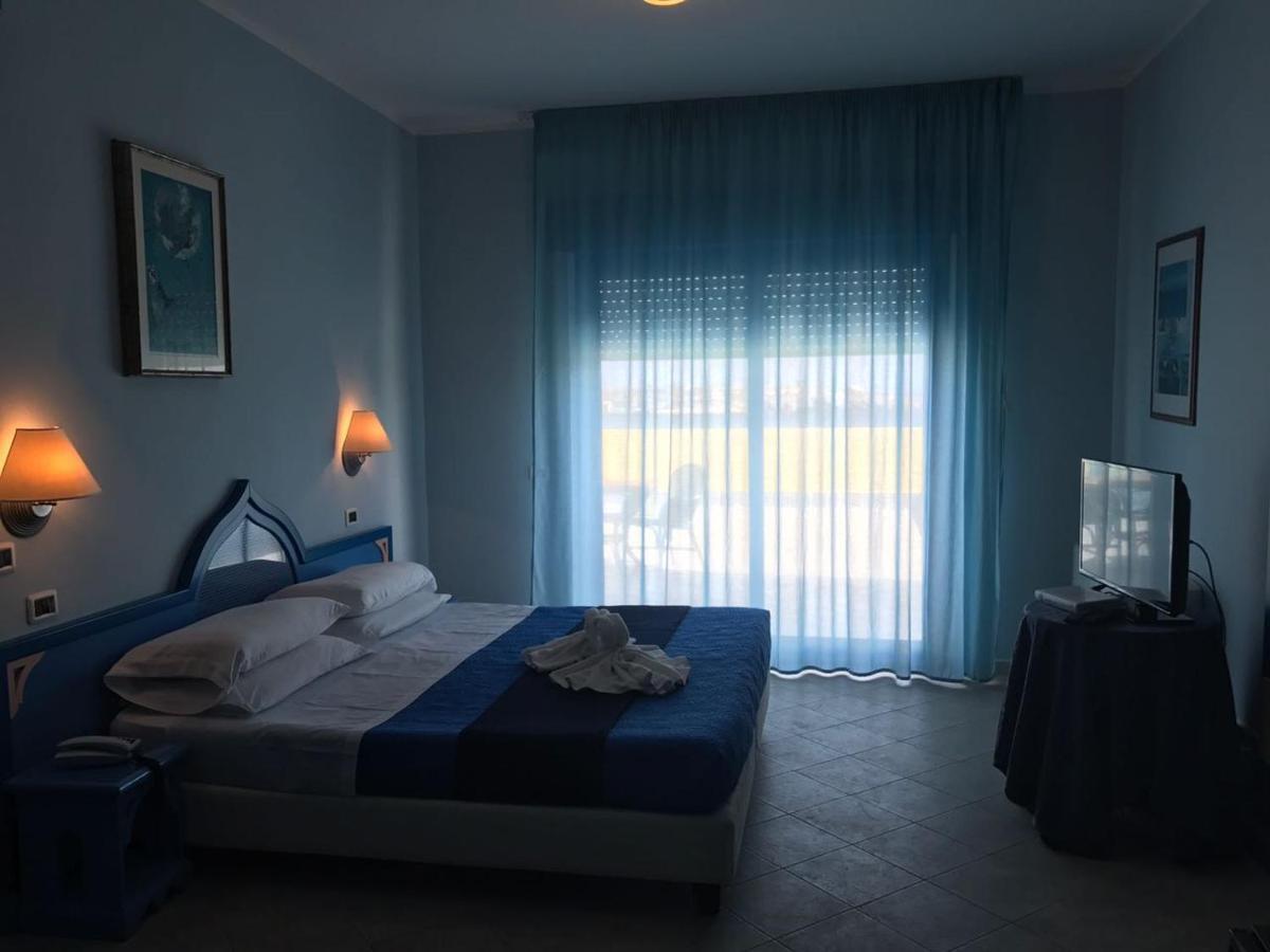 Hotel Baia Turchese Лампедуза Экстерьер фото